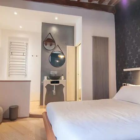 Pensjonat Umbrian Concierge - Imbriani 3*